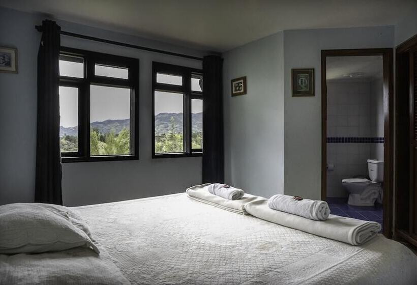 Happy Buddha Hostel Guatape