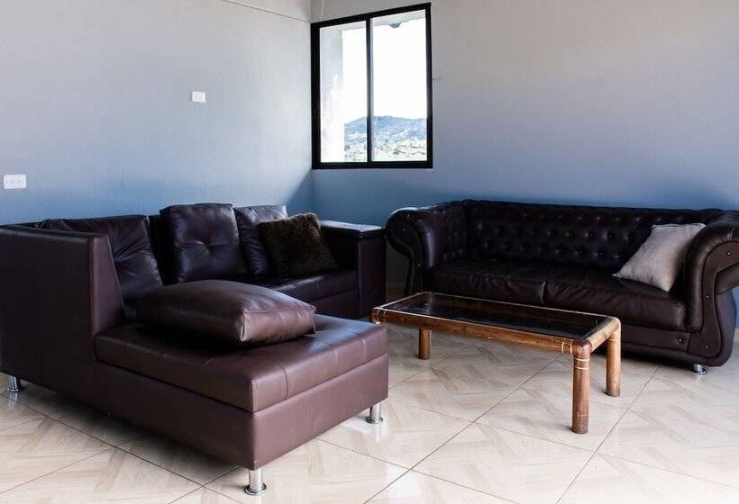 Happy Buddha Hostel Guatape