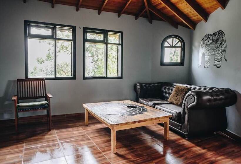 Happy Buddha Hostel Guatape