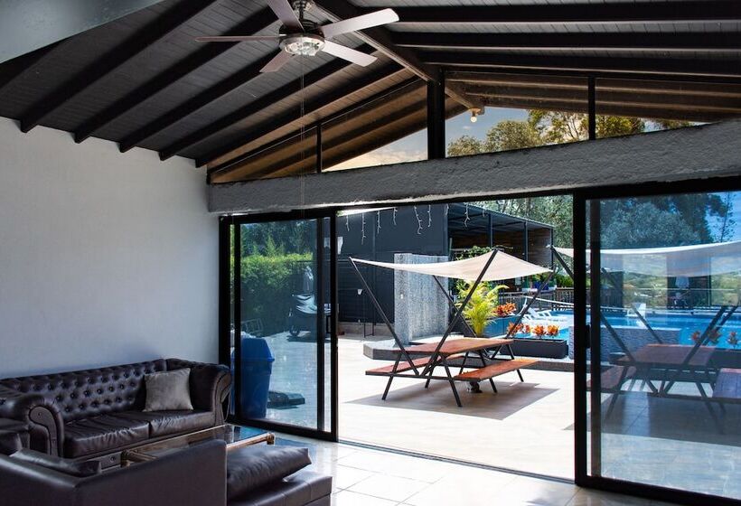 Happy Buddha Hostel Guatape