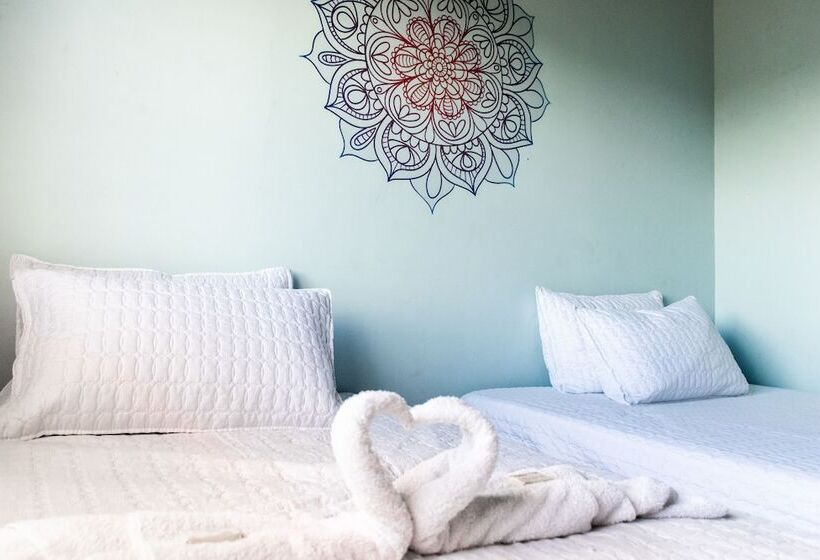 Happy Buddha Hostel Guatape