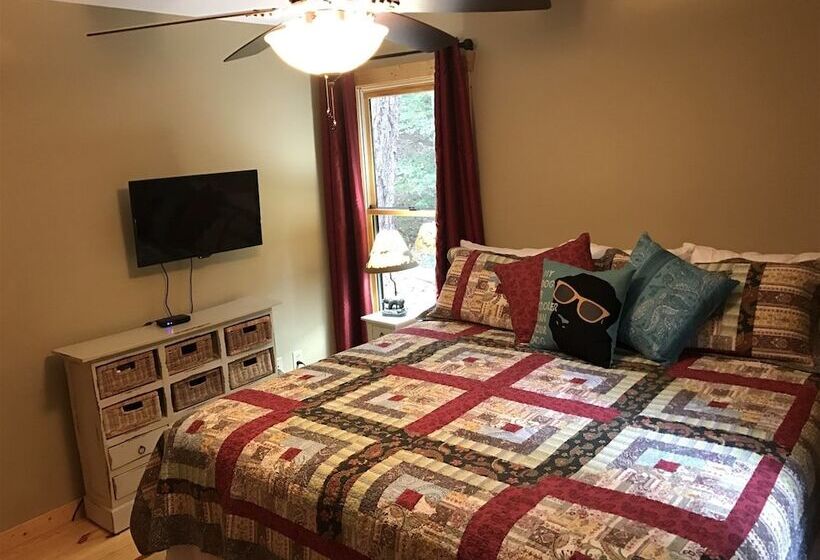 Harleys River Retreat