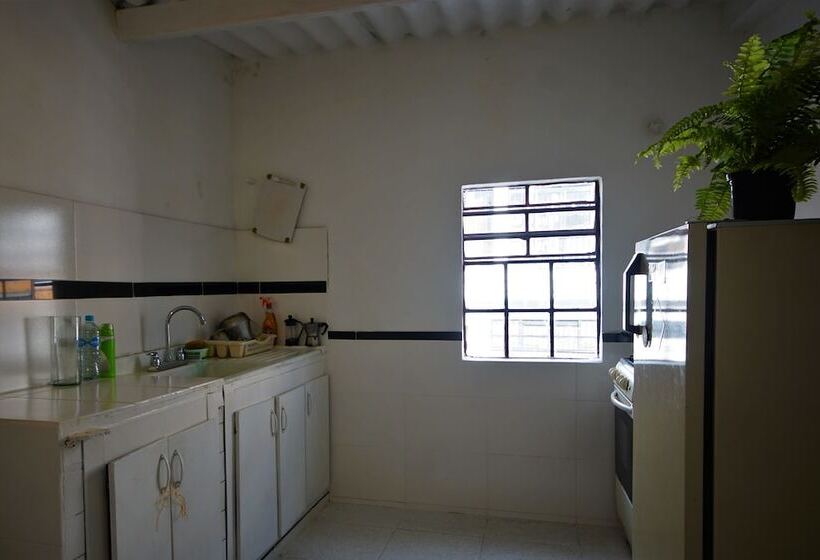 Hostal De La Pola   Hostel