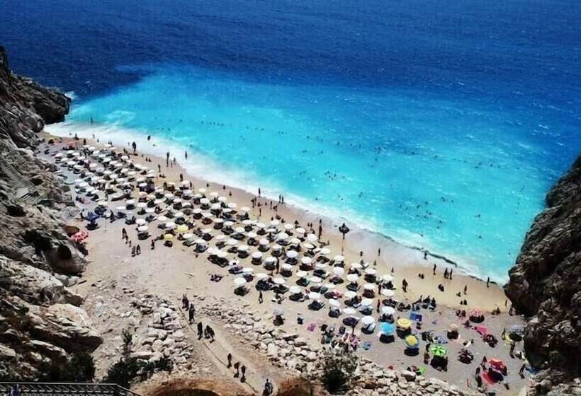 مسافرخانه Rivaesta Butik Hotel   Adults Only