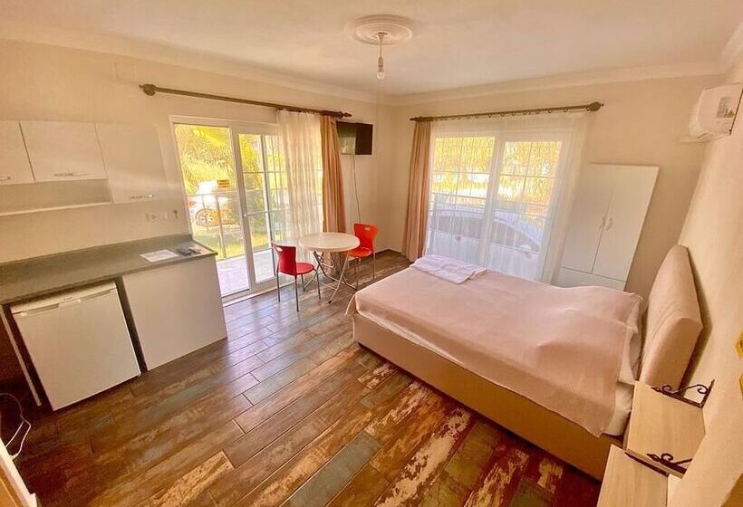 مسافرخانه Rivaesta Butik Hotel   Adults Only