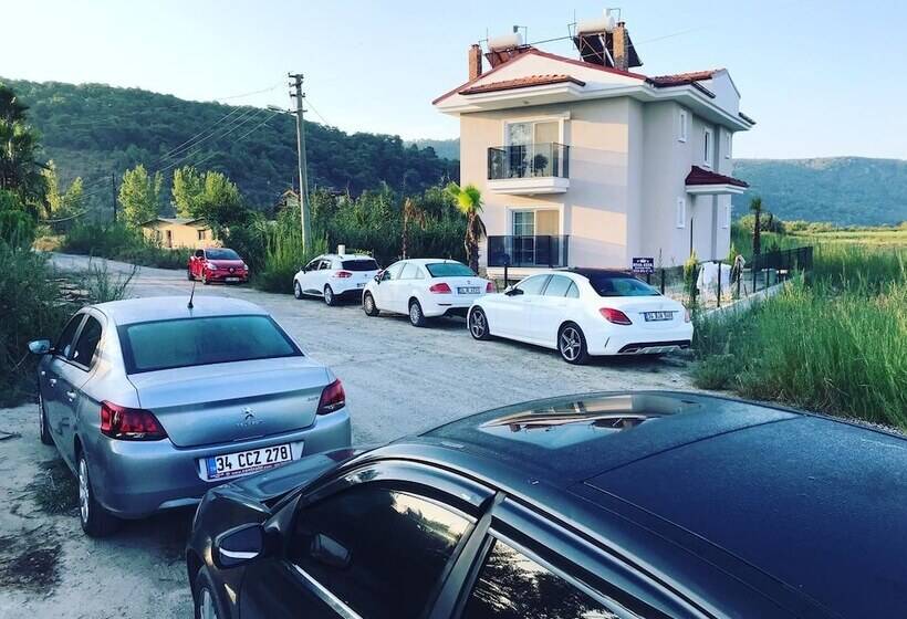 مسافرخانه Rivaesta Butik Hotel   Adults Only