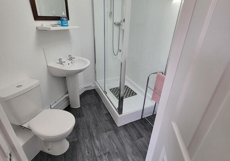 פונדק The Butchers Arms Freehouse