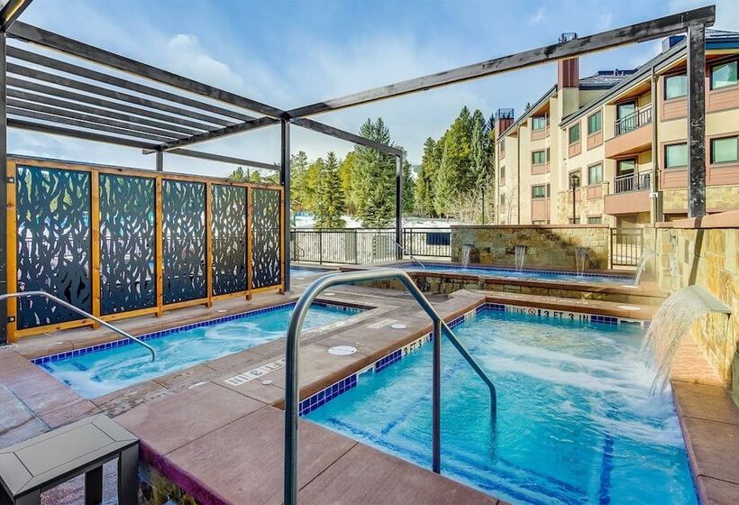 Отель 4 Bedroom Ski In, Ski Out Mountain Vacation Rental Located Next To Historic Main Street In Downtown