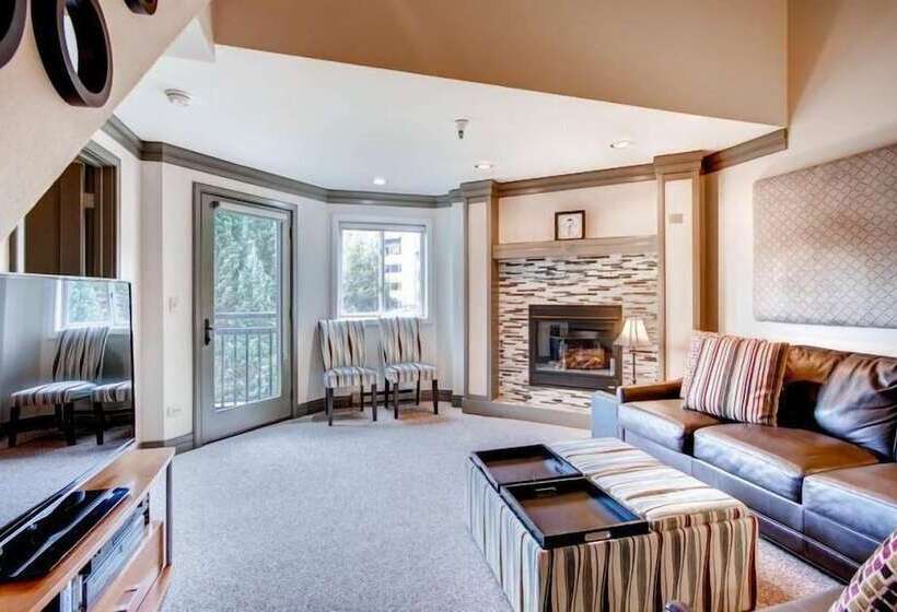 Отель 4 Bedroom Ski In, Ski Out Mountain Vacation Rental Located Next To Historic Main Street In Downtown