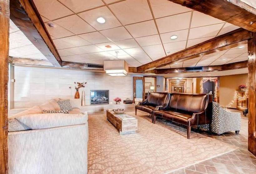 Отель 4 Bedroom Ski In, Ski Out Mountain Vacation Rental Located Next To Historic Main Street In Downtown