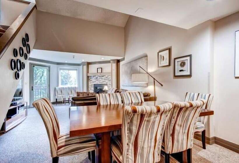 Отель 4 Bedroom Ski In, Ski Out Mountain Vacation Rental Located Next To Historic Main Street In Downtown