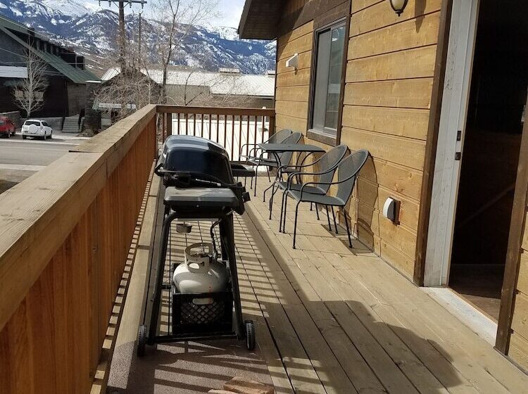 호텔 406 Lodge At Yellowstone