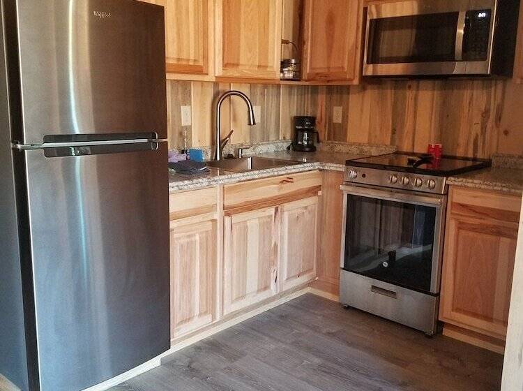 فندق 406 Lodge At Yellowstone