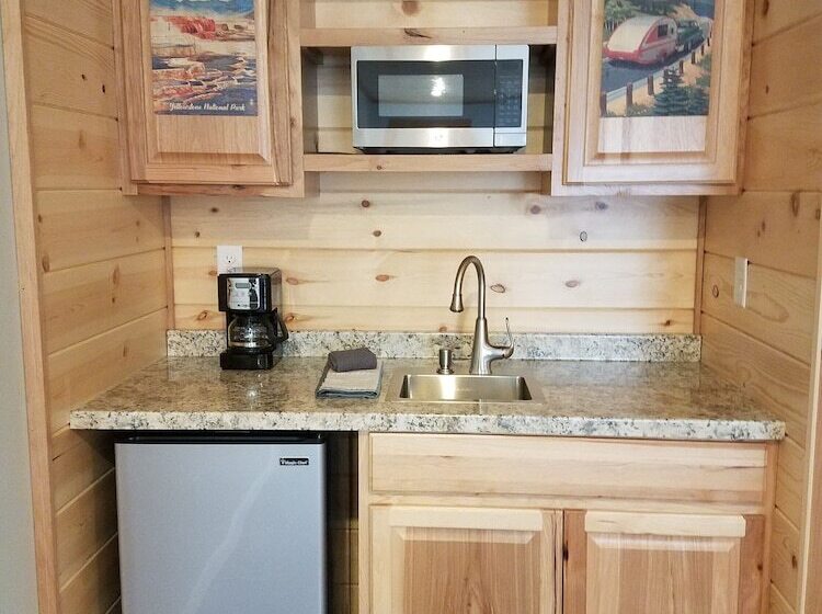 فندق 406 Lodge At Yellowstone