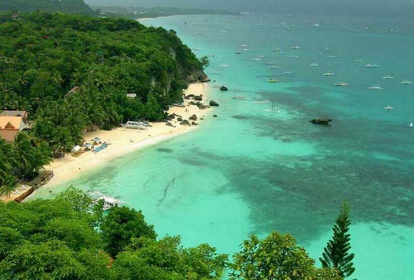 בית מלון כפרי Aira Boracay