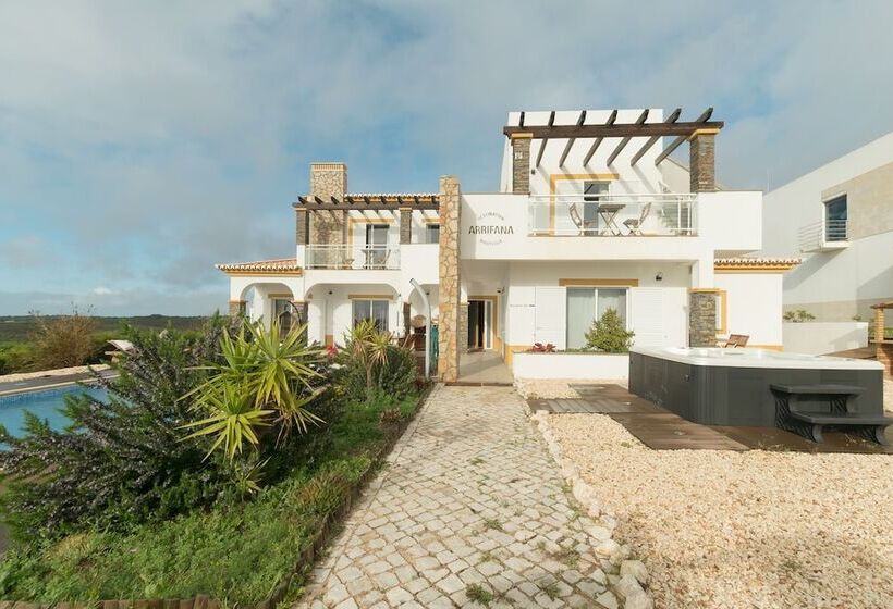 בית מלון כפרי Arrifana Destination Suites