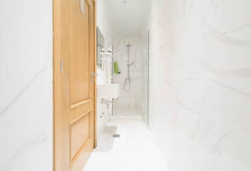 בית מלון כפרי Arrifana Destination Suites