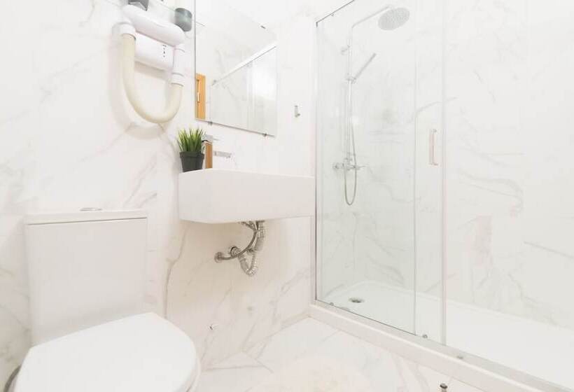 בית מלון כפרי Arrifana Destination Suites