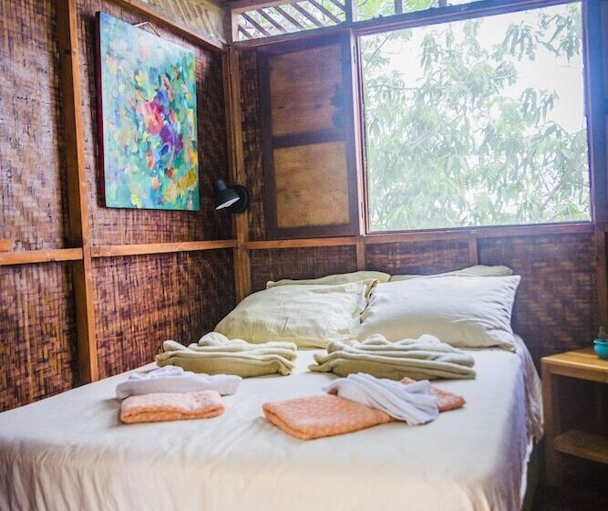 בית מלון כפרי Bahia Rica Fishing & Kayak Lodge