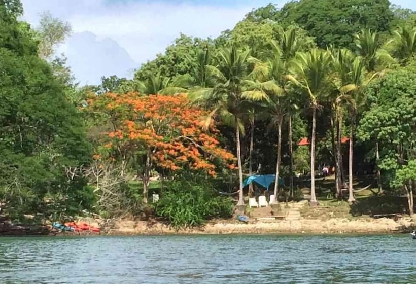 בית מלון כפרי Bahia Rica Fishing & Kayak Lodge