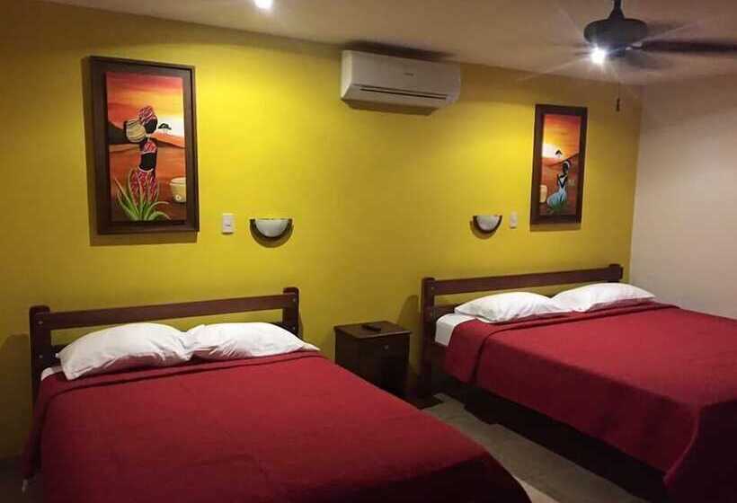 בית מלון כפרי Cabinas Ledezma