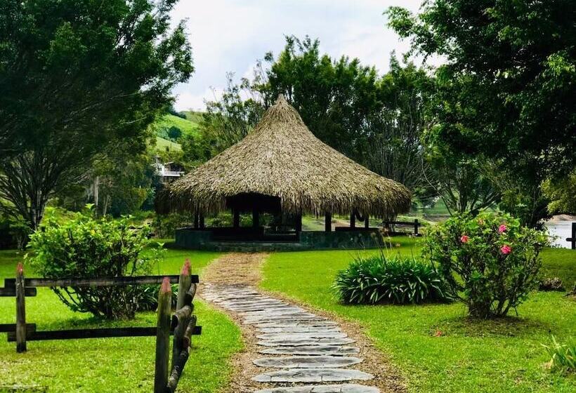 فندق Centro Vacacional Casa Blanca