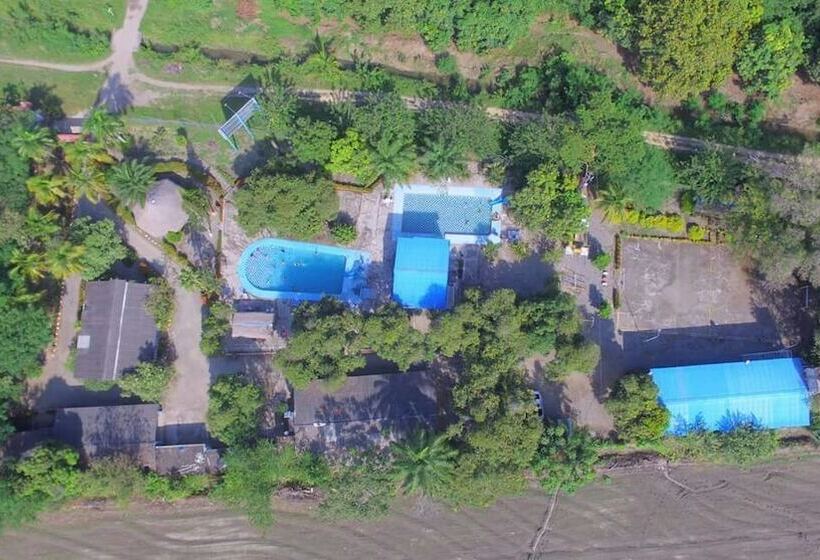 Отель Centro Vacacional Maria Dayana