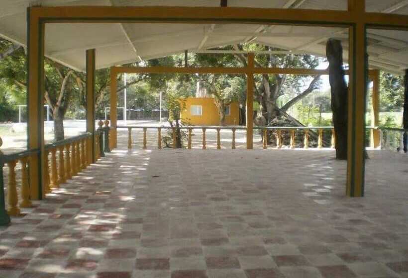 Отель Centro Vacacional Maria Dayana