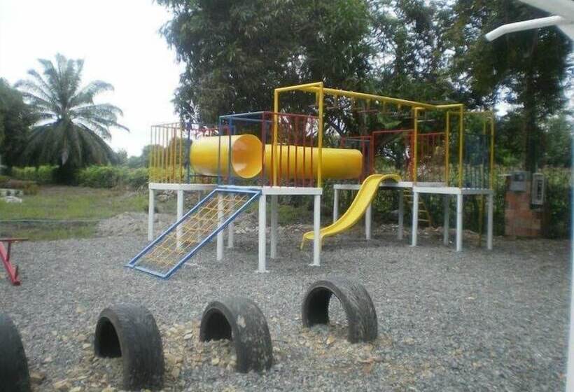 Отель Centro Vacacional Maria Dayana