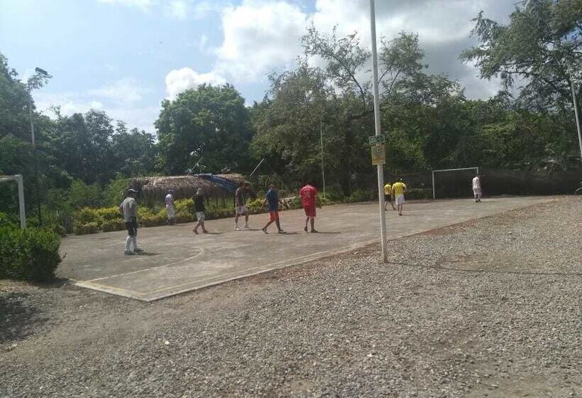 هتل Centro Vacacional Maria Dayana