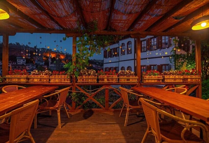 ホテル Cesmeli Konak Garden