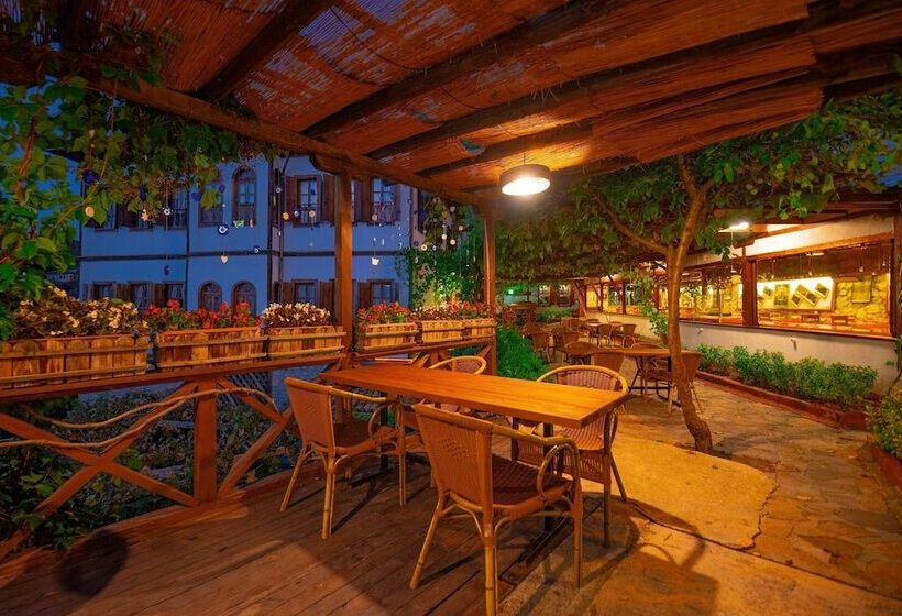 ホテル Cesmeli Konak Garden