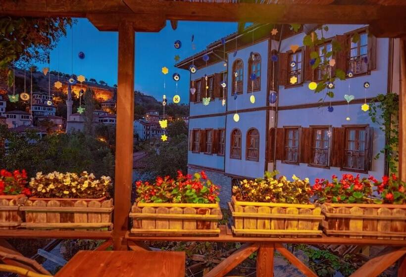 ホテル Cesmeli Konak Garden