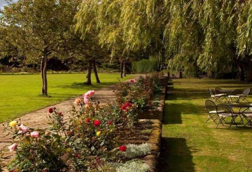 فندق Cherbridge Lodges Riverside Lodges Short Lets