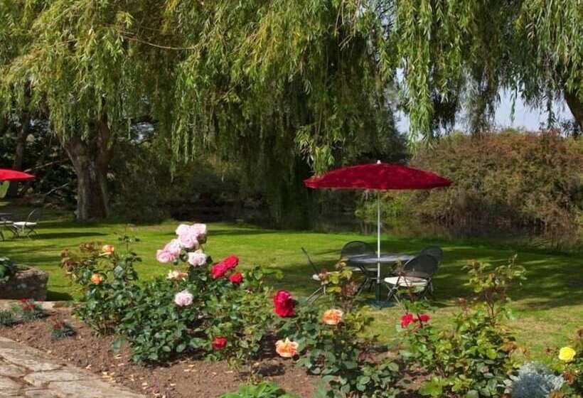 فندق Cherbridge Lodges Riverside Lodges Short Lets