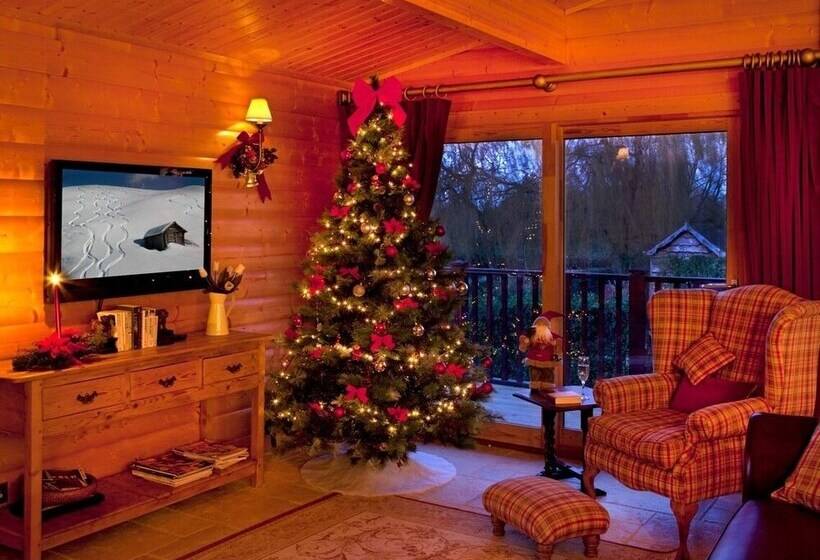 فندق Cherbridge Lodges Riverside Lodges Short Lets