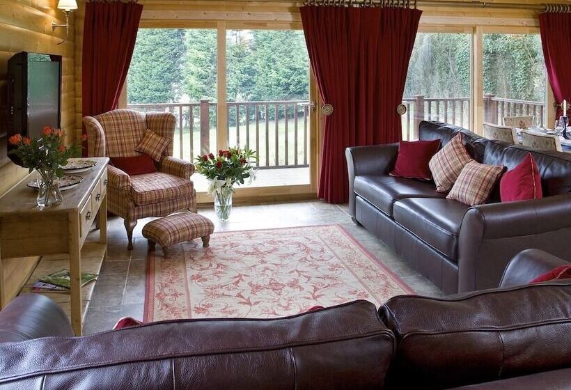 فندق Cherbridge Lodges Riverside Lodges Short Lets