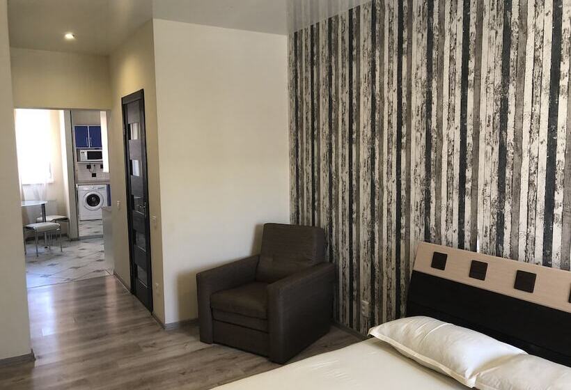 هتل Cool Apartments In The Center