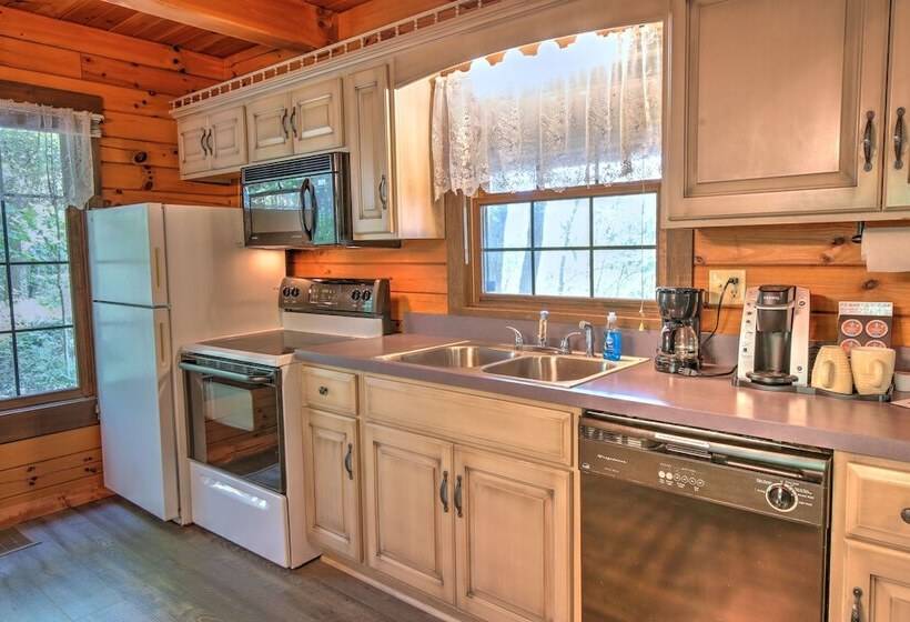 فندق Cricket Hill Lodge & Cabins