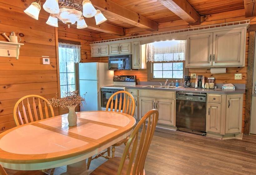 فندق Cricket Hill Lodge & Cabins