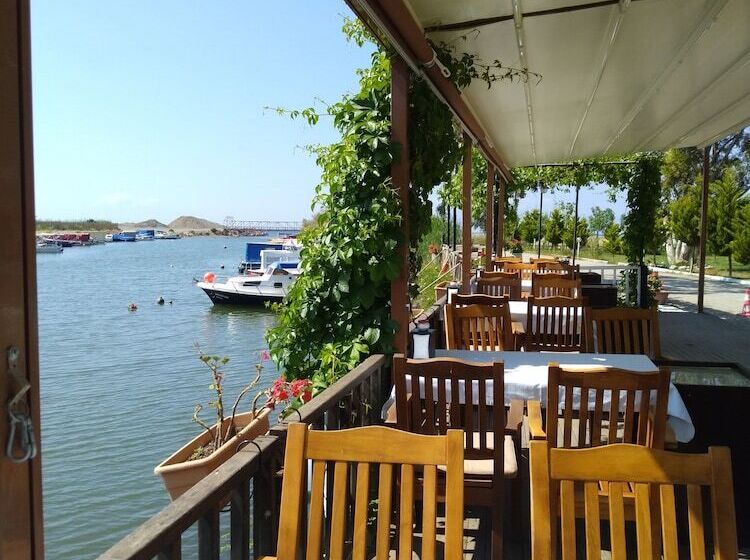 בית מלון כפרי Deniz Kizi