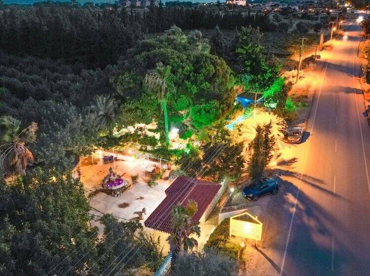 فندق Dort Mevsim Evi