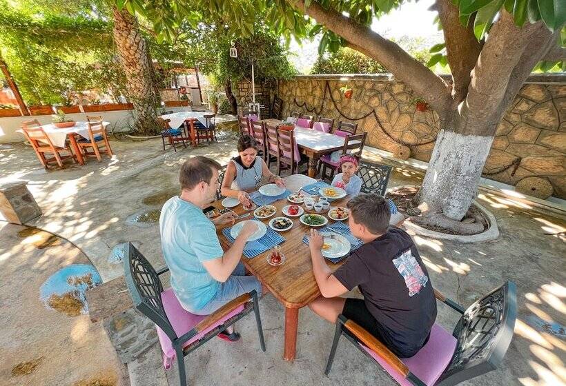 فندق Dort Mevsim Evi