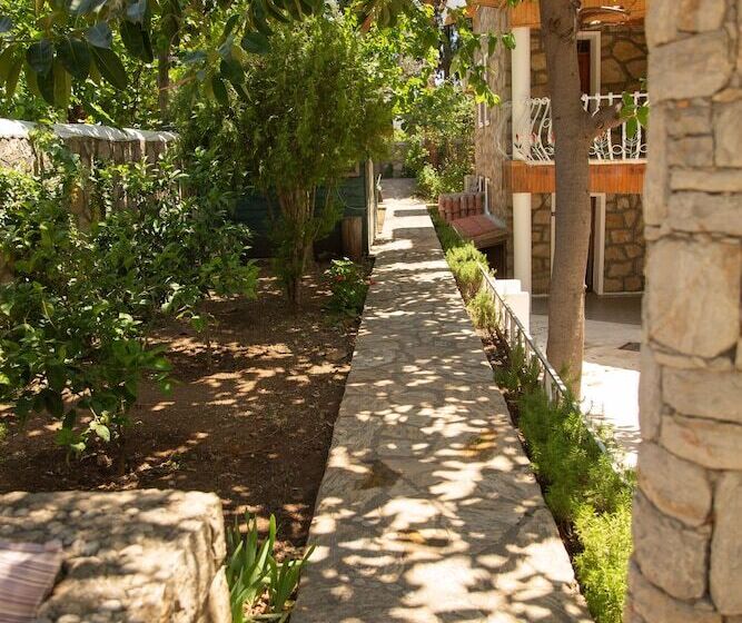 فندق Dort Mevsim Evi