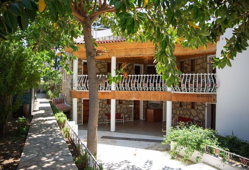 فندق Dort Mevsim Evi