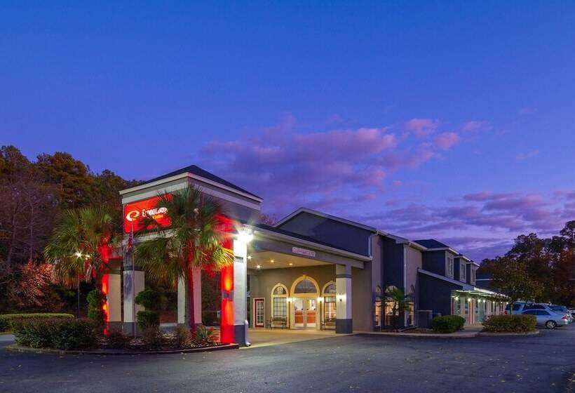 فندق Econo Lodge Inn & Suites