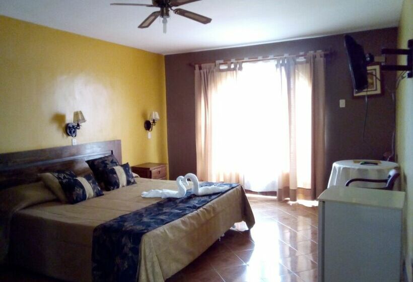 هتل El Otro Sitio