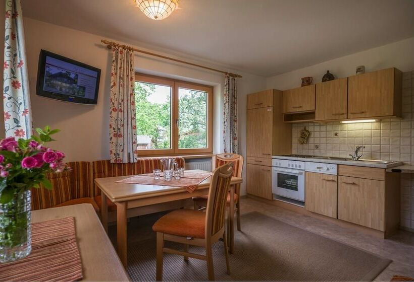 בית מלון כפרי Ferienhaus Stoanerhof