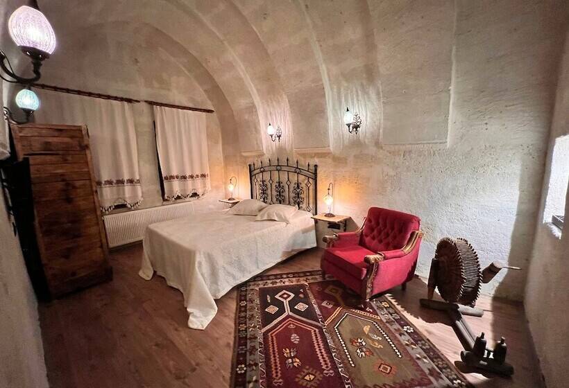 هتل Grape Village House