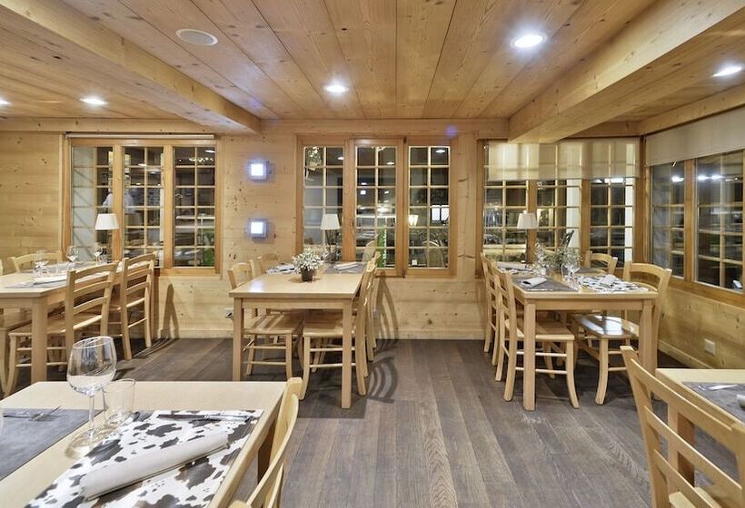 Отель Hôtel Restaurant Les Lilas